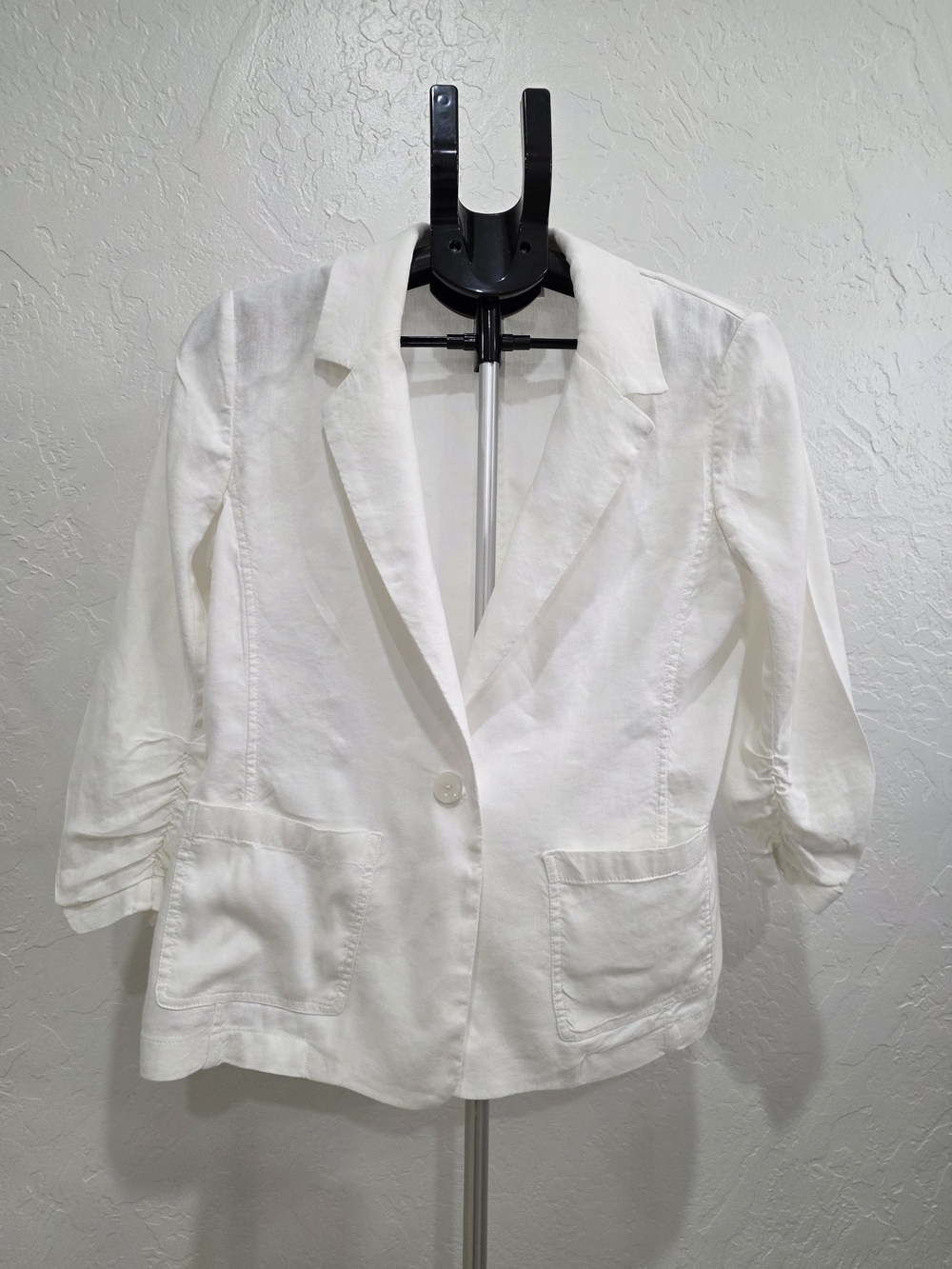 Chico's White Linen-Blend Single-Button Blazer with Patch Pockets